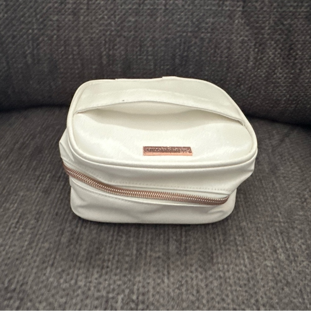 Hillberg & Berk Jewelry Case